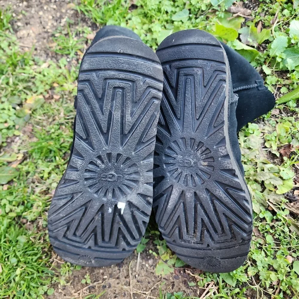 UGG AUSTRALIA - Womens Boots - SIZE 7